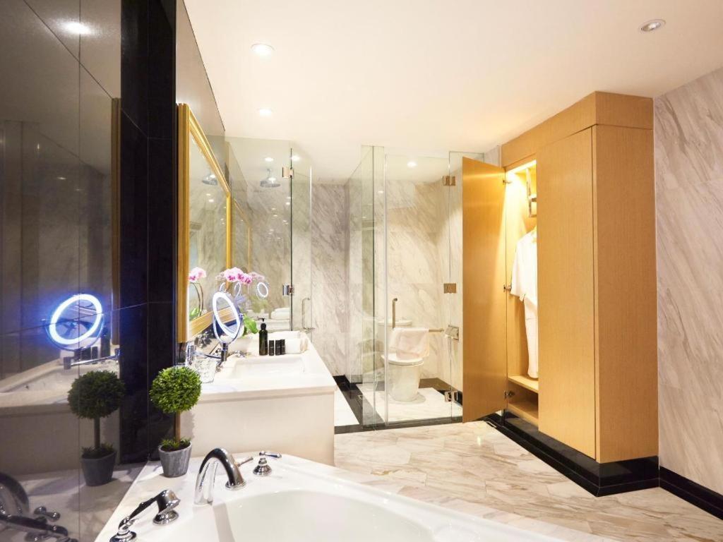 Kingwood Boutique Hotel Miri Buitenkant foto